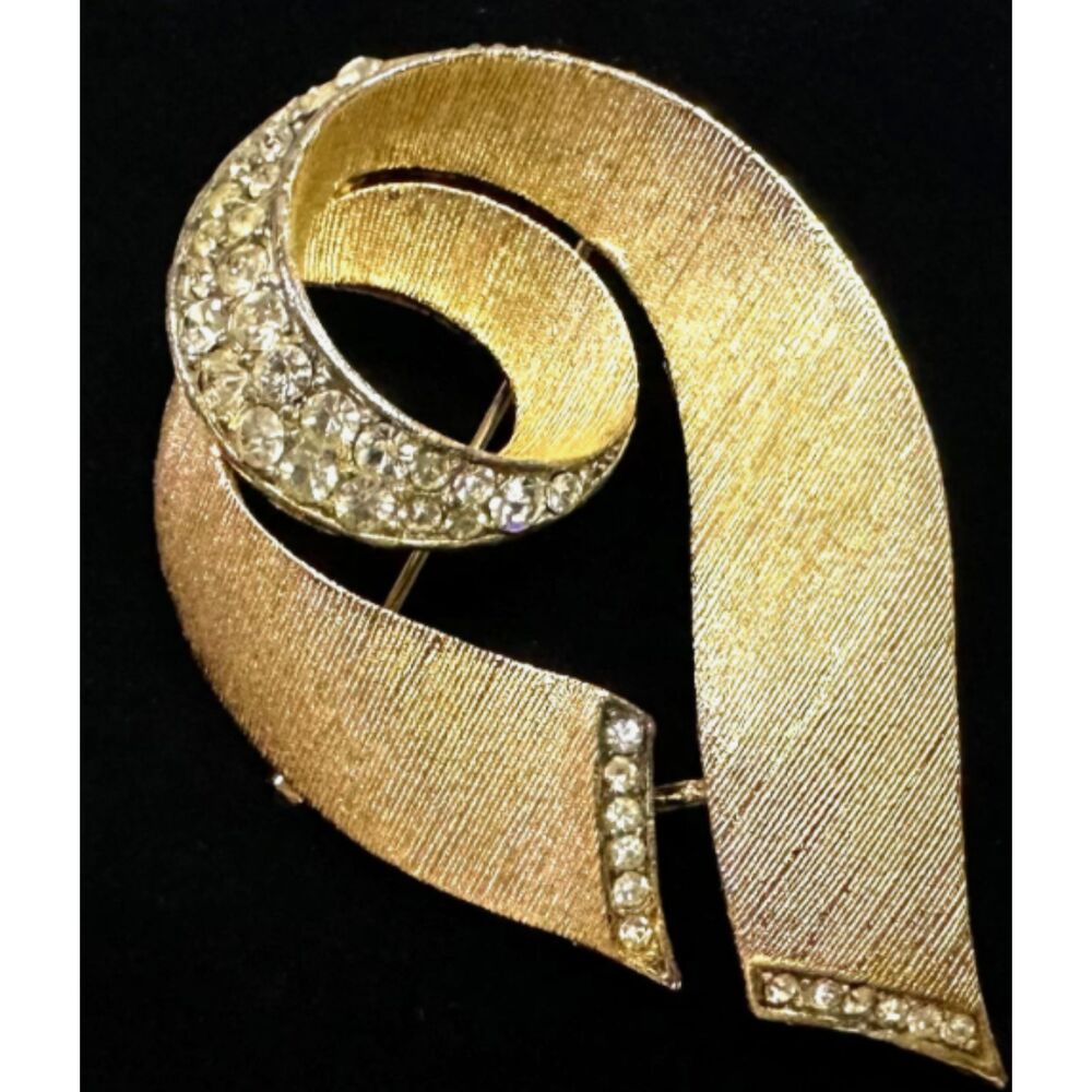 STUNNING signed LISNER Rhinestone Gold Tone Vintage Brooch